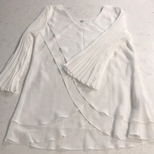 Women’s Flowy White Blouse